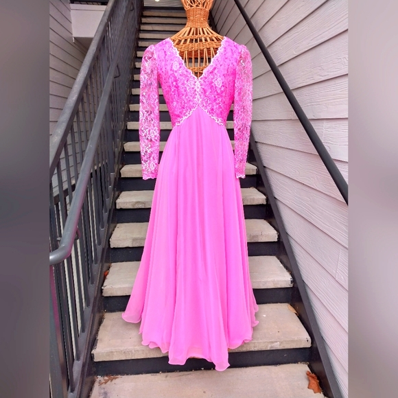 USA DESIGNER barbie pink gown!
